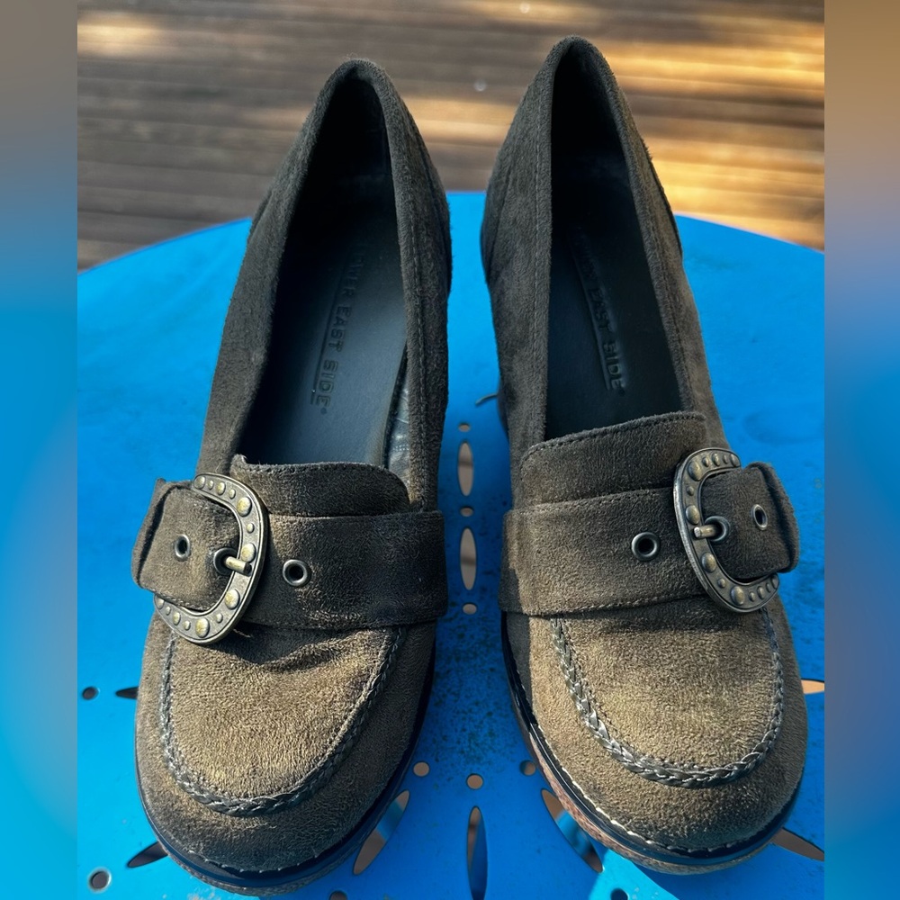 Wedge loafers. Olive synthetic suede.